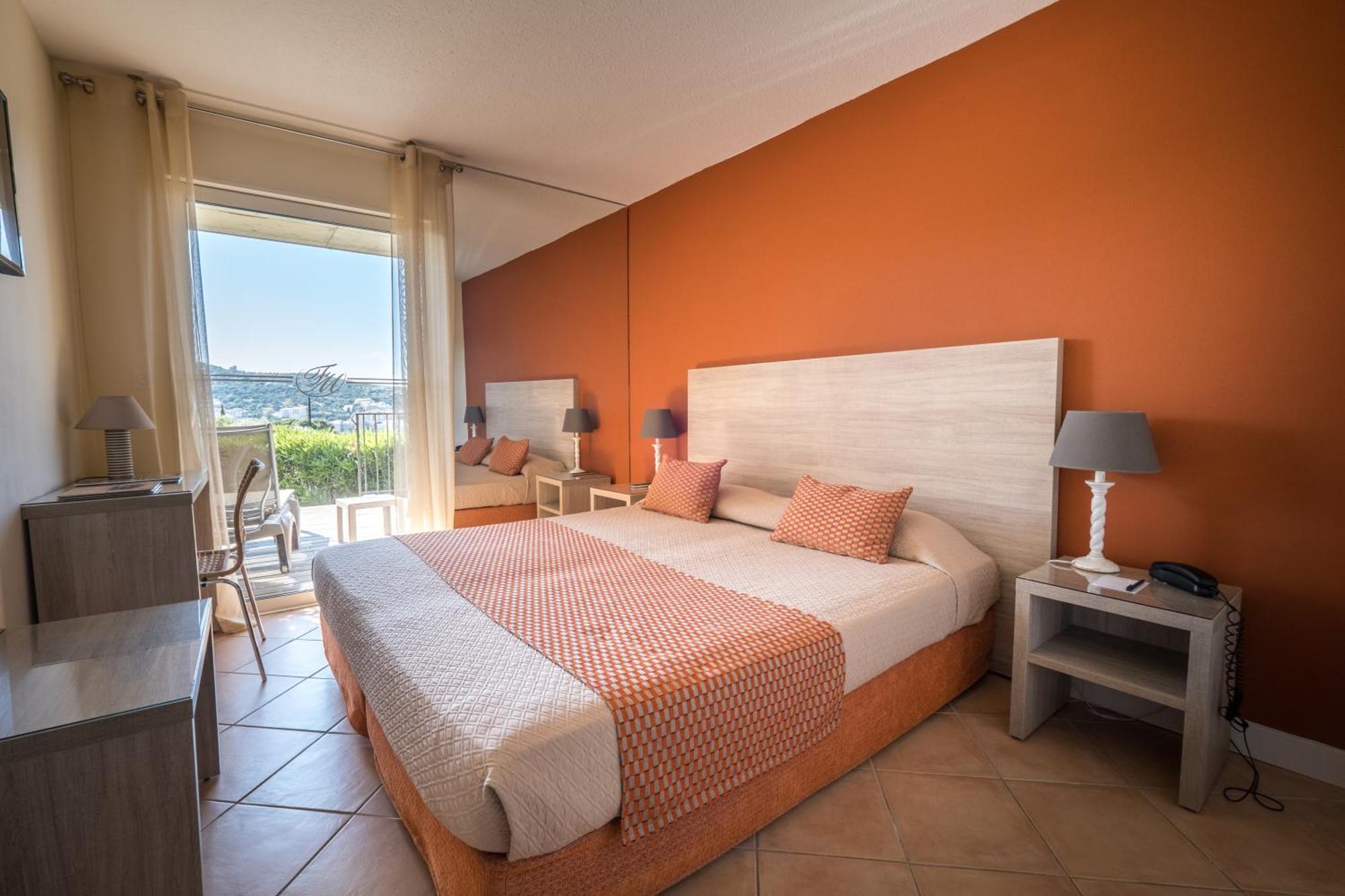 Hotel Funtana Marina 3*